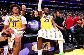 开云体育移动版-詹姆斯新星表现优异表现突出，IG前途光明！(詹姆斯生涯数据统计表)